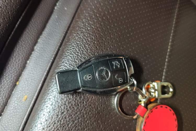 Used Mercedes-Benz GLC 2019 GLC 300 L 4MATIC Dynamic Model Vehicle Key