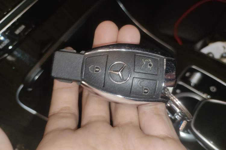 Used Mercedes-Benz GLC 2019 GLC 260 L 4MATIC Luxury Model Vehicle Key
