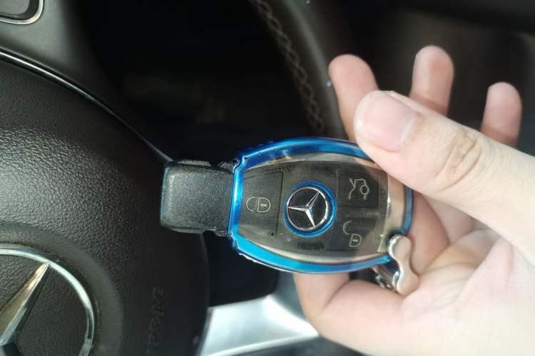 Used Mercedes-Benz GLC 2019 GLC 260 L 4MATIC Dynamic Model Vehicle Key