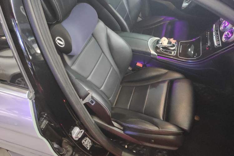 Used Mercedes-Benz GLC 2019 GLC 260 L 4MATIC Luxury Model Right Front Seat