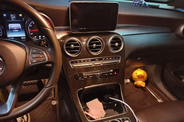 Used Mercedes-Benz GLC 2019 Facelift GLC 260 L 4MATIC Luxury Model Audio And AC Panel