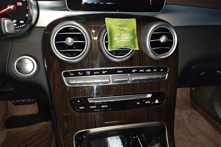 Used Mercedes-Benz GLC 2019 GLC 260 L 4MATIC Luxury Model Audio And AC Panel