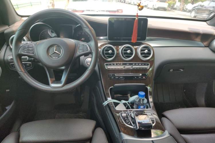 Used Mercedes-Benz GLC 2019 GLC 260 L 4MATIC Dynamic Model Center Console