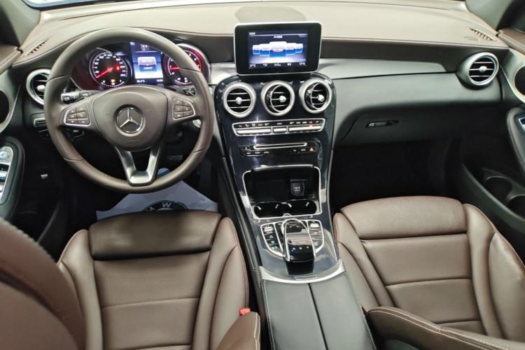 Used Mercedes-Benz GLC 2019 GLC 200 L 4MATIC Center Console
