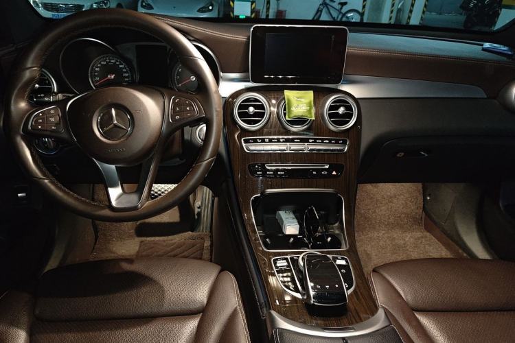 Used Mercedes-Benz GLC 2019 GLC 260 L 4MATIC Luxury Model Center Console