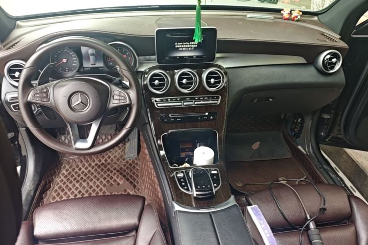 Used Mercedes-Benz GLC 2019 GLC 260 L 4MATIC Dynamic Model Center Console