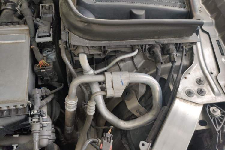 Used Mercedes-Benz GLC 2019 GLC 260 L 4MATIC Dynamic Model Engine Bay Left