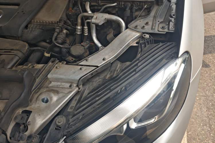 Used Mercedes-Benz GLC 2019 GLC 260 L 4MATIC Dynamic Model Engine Bay Left