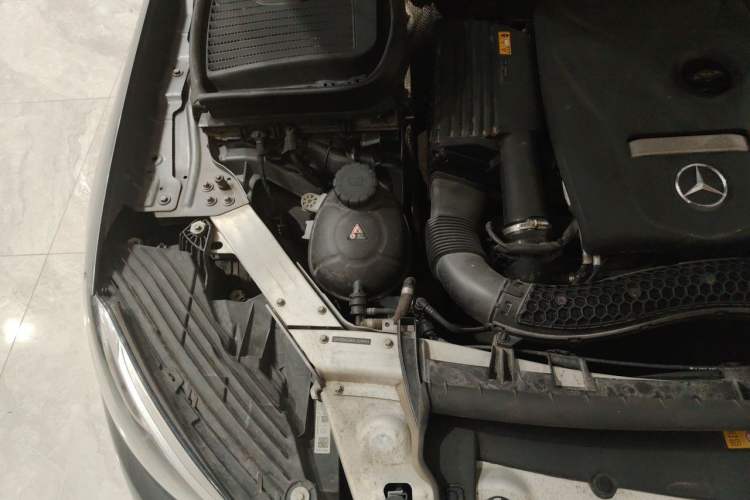 Used Mercedes-Benz GLC 2019 GLC 260 L 4MATIC Dynamic Model Engine Bay Right