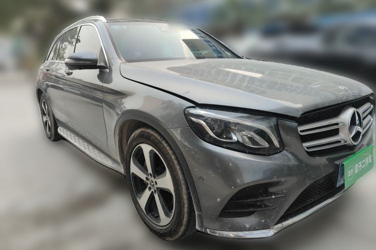 Used Mercedes-Benz GLC 2019 Facelift GLC 260 L 4MATIC Luxury Model Front Right 45 Deg