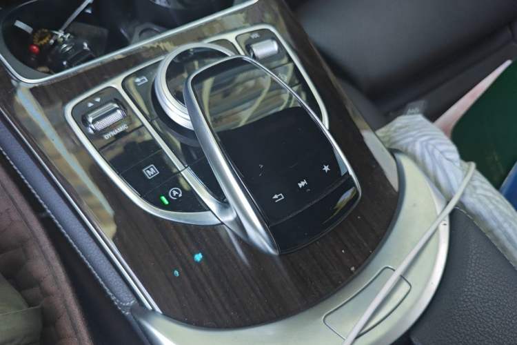 Used Mercedes-Benz GLC 2019 GLC 260 L 4MATIC Luxury Model Gear Lever