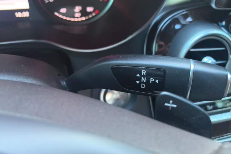 Used Mercedes-Benz GLC 2019 GLC 260 L 4MATIC Luxury Model Gear Lever