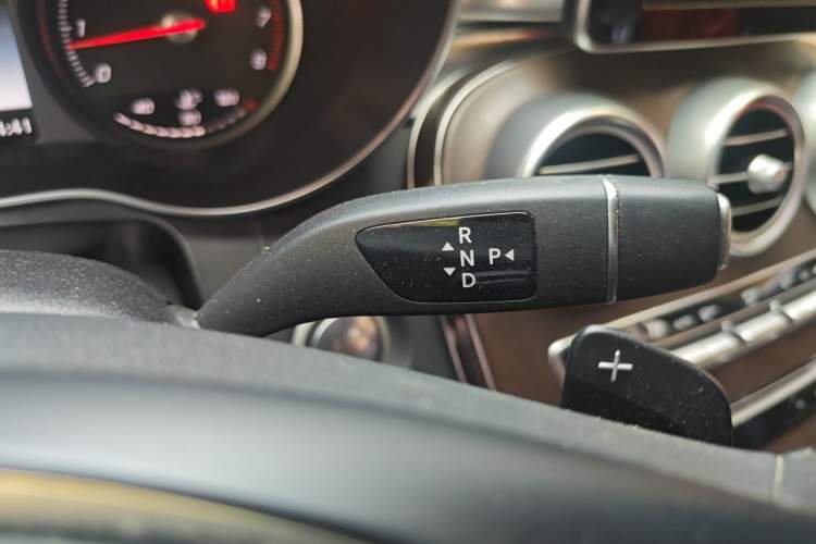 Used Mercedes-Benz GLC 2019 Refreshed GLC 300 L 4MATIC Dynamic Edition Gear Lever