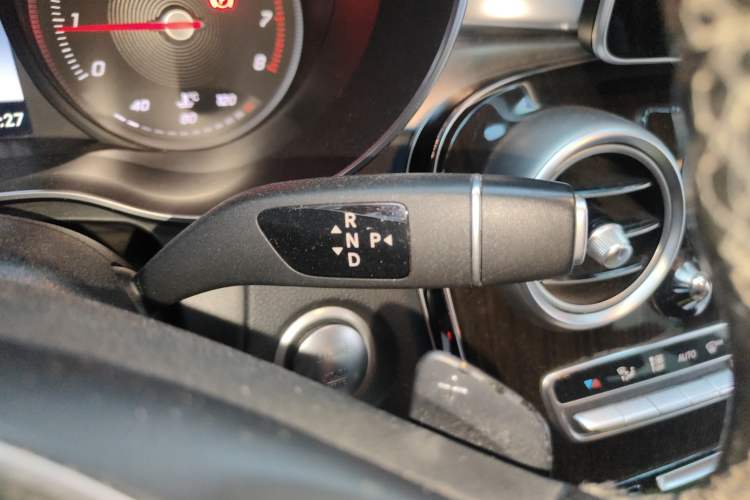 Used Mercedes-Benz GLC 2019 Facelift GLC 260 L 4MATIC Luxury Model Gear Lever