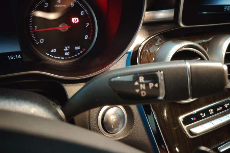 Used Mercedes-Benz GLC 2019 GLC 260 L 4MATIC Dynamic Model Gear Lever