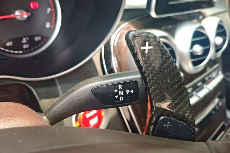 Used Mercedes-Benz GLC 2019 GLC 260 L 4MATIC Dynamic Model Gear Lever