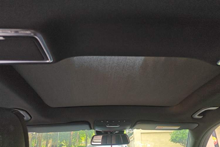 Used Mercedes-Benz GLC 2019 Refreshed GLC 300 L 4MATIC Dynamic Edition Headliner