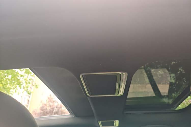 Used Mercedes-Benz GLC 2019 GLC 260 L 4MATIC Dynamic Model Headliner