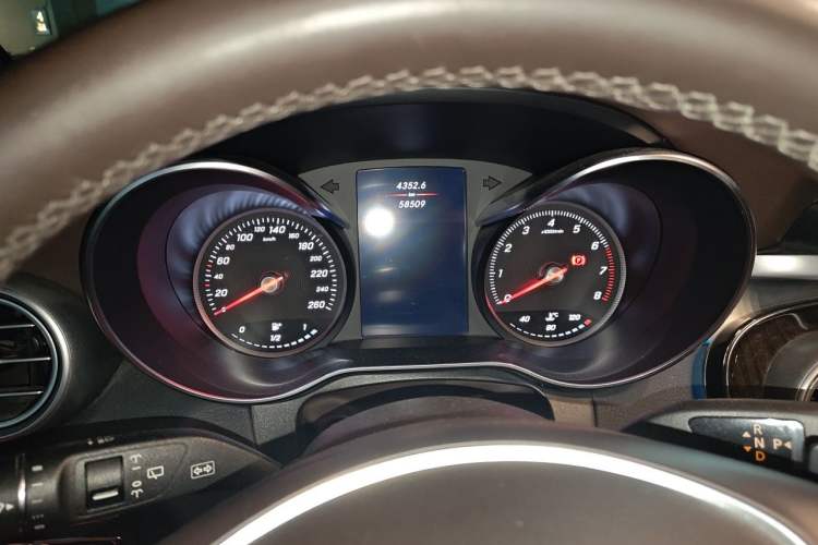 Used Mercedes-Benz GLC 2019 GLC 260 L 4MATIC Luxury Model Instrument Cluster