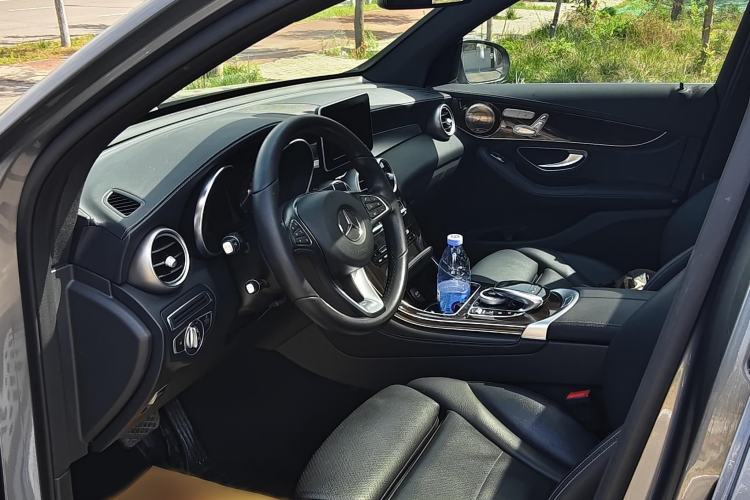 Used Mercedes-Benz GLC 2019 GLC 260 L 4MATIC Dynamic Model Interior 1
