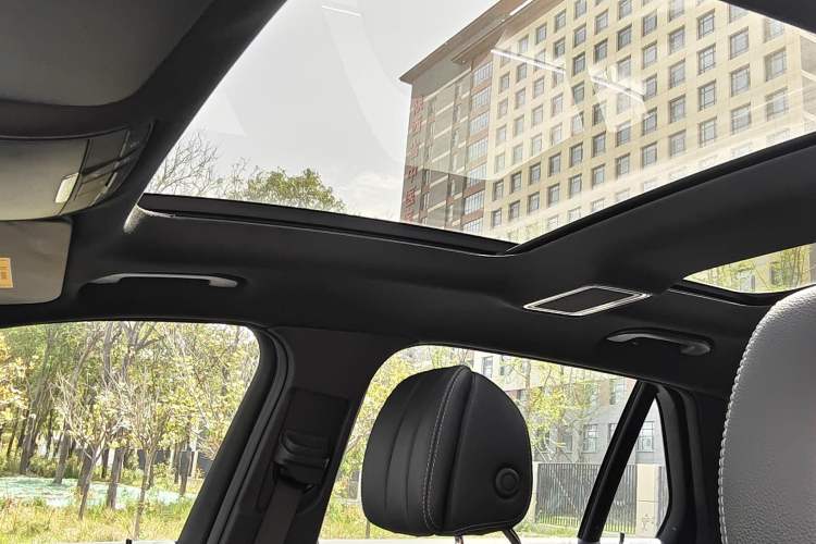 Used Mercedes-Benz GLC 2019 GLC 260 L 4MATIC Dynamic Model Interior 3
