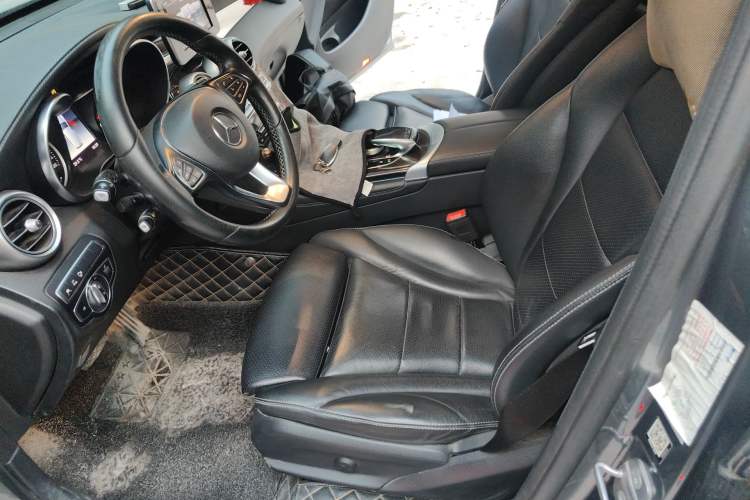 Used Mercedes-Benz GLC 2019 Facelift GLC 260 L 4MATIC Luxury Model Left Front Seat