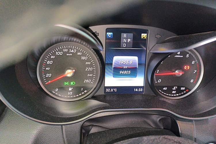 Used Mercedes-Benz GLC 2019 Facelift GLC 260 L 4MATIC Luxury Model Odometer Close Up