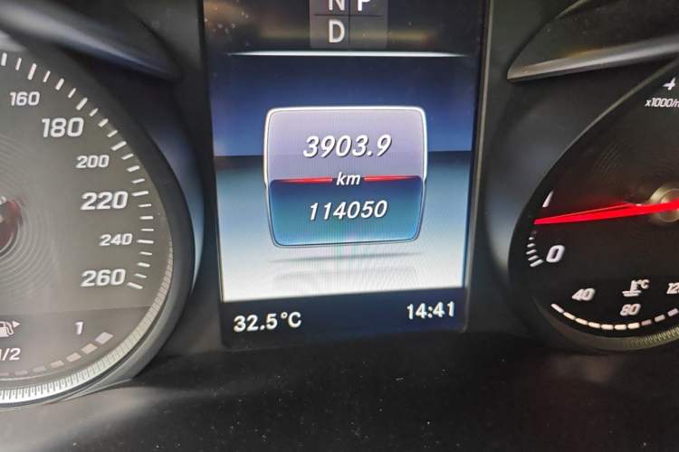 Used Mercedes-Benz GLC 2019 Refreshed GLC 300 L 4MATIC Dynamic Edition Odometer Close Up