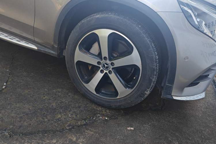 Used Mercedes-Benz GLC 2019 GLC 260 L 4MATIC Luxury Model Right Front Wheel Hub
