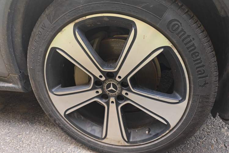 Used Mercedes-Benz GLC 2019 Refreshed GLC 300 L 4MATIC Dynamic Edition Right Front Wheel Hub