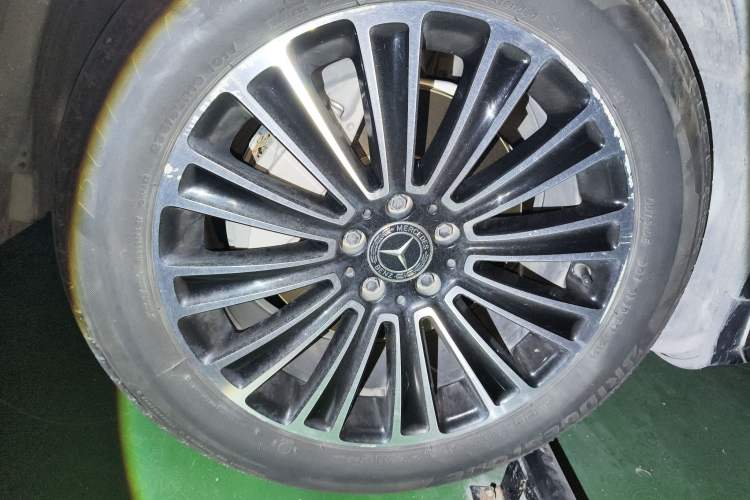 Used Mercedes-Benz GLC 2019 GLC 260 L 4MATIC Dynamic Model Right Front Wheel Hub