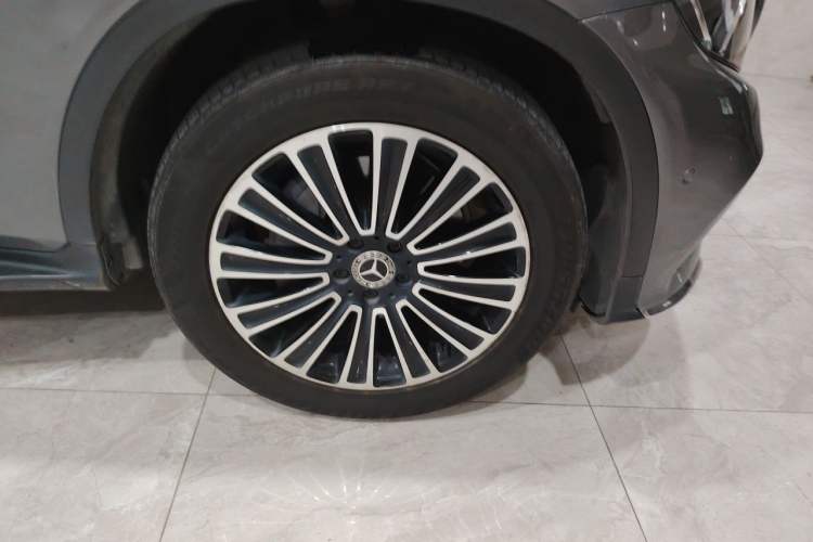 Used Mercedes-Benz GLC 2019 GLC 260 L 4MATIC Dynamic Model Right Front Wheel Hub