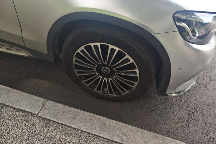 Used Mercedes-Benz GLC 2019 GLC 260 L 4MATIC Dynamic Model Right Front Wheel Hub