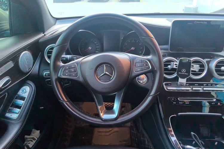 Used Mercedes-Benz GLC 2019 GLC 260 L 4MATIC Luxury Model Steering Wheel