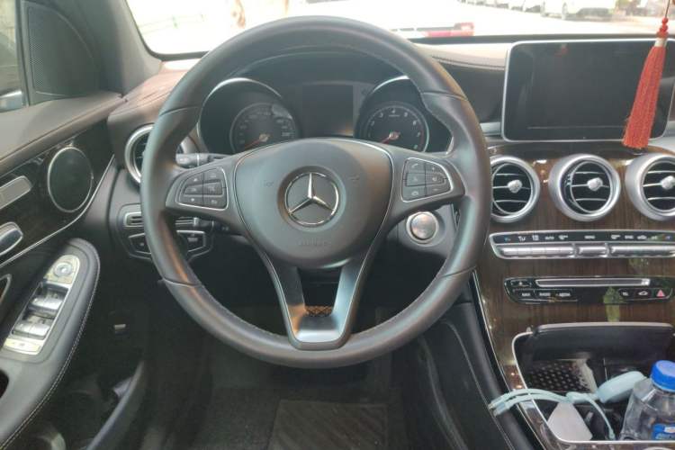 Used Mercedes-Benz GLC 2019 GLC 260 L 4MATIC Dynamic Model Steering Wheel