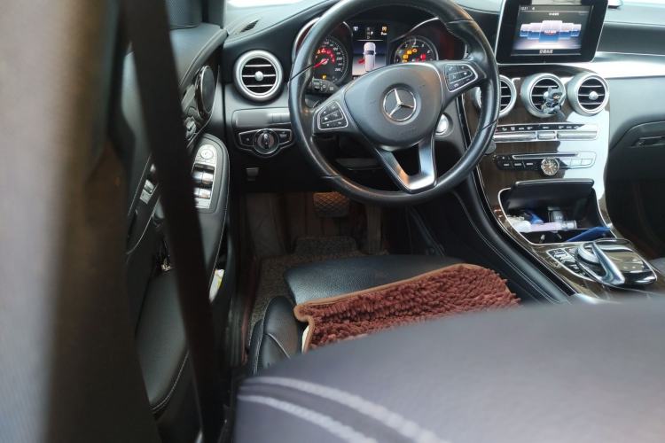 Used Mercedes-Benz GLC 2019 Facelift GLC 260 L 4MATIC Luxury Model Steering Wheel