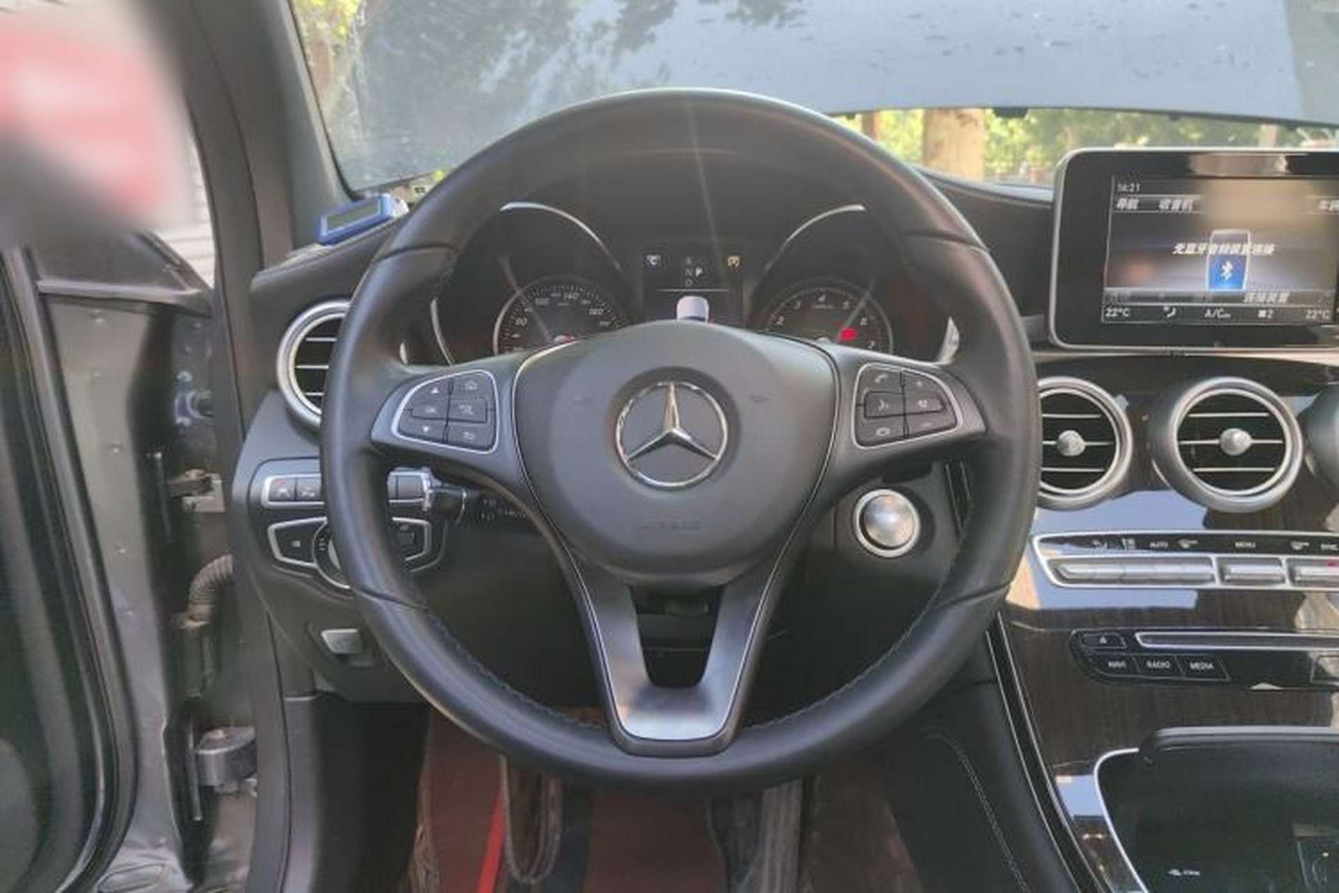 Used Mercedes-Benz GLC 2019 GLC 260 L 4MATIC Luxury Model Steering Wheel