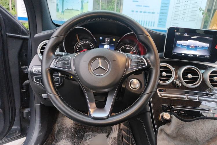 Used Mercedes-Benz GLC 2019 Facelift GLC 260 L 4MATIC Luxury Model Steering Wheel