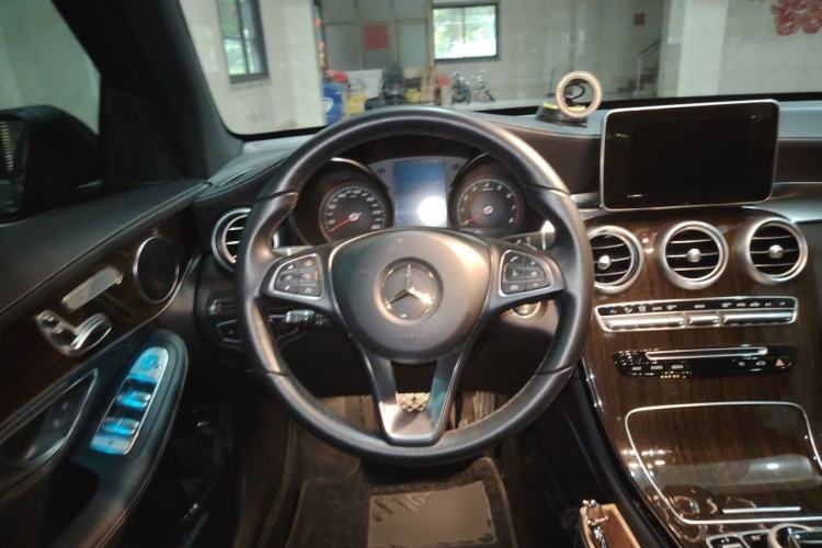 Used Mercedes-Benz GLC 2019 GLC 260 L 4MATIC Dynamic Model Steering Wheel