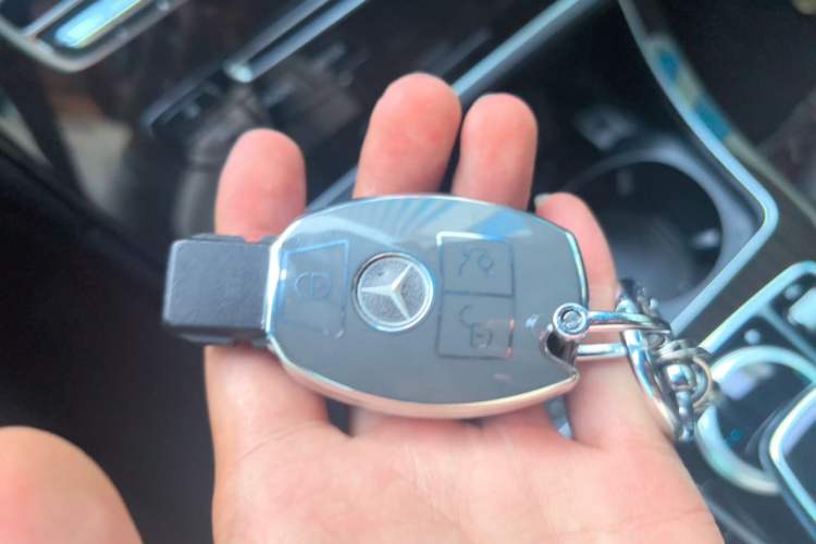 Used Mercedes-Benz GLC 2019 GLC 260 L 4MATIC Luxury Model Vehicle Key