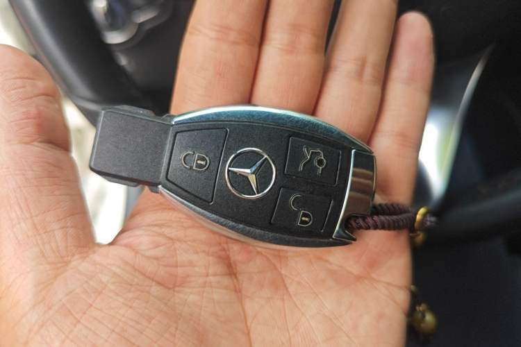 Used Mercedes-Benz GLC 2019 Refreshed GLC 300 L 4MATIC Dynamic Edition Vehicle Key