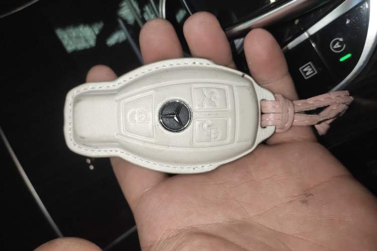 Used Mercedes-Benz GLC 2019 GLC 260 L 4MATIC Luxury Model Vehicle Key