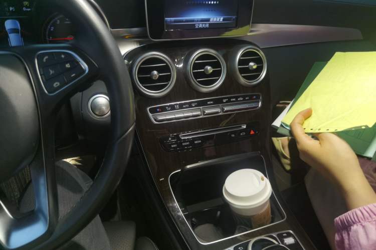 Used Mercedes-Benz GLC 2019 Facelift GLC 260 L 4MATIC Luxury Model Audio And AC Panel