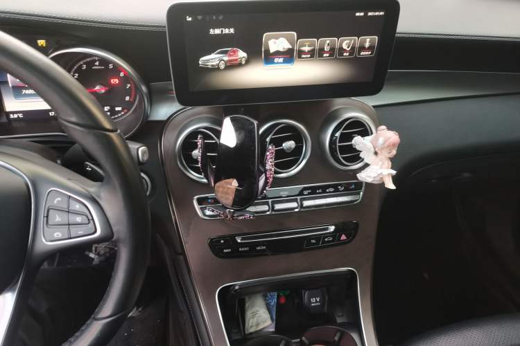 Used Mercedes-Benz GLC 2019 GLC 300 L 4MATIC Dynamic Model Audio And AC Panel