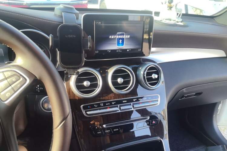 Used Mercedes-Benz GLC 2019 GLC 260 L 4MATIC Dynamic Model Audio And AC Panel