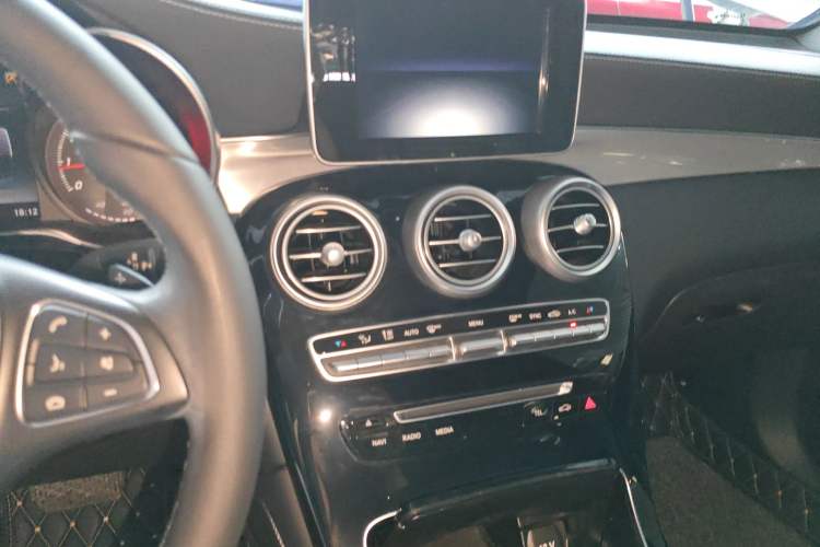 Used Mercedes-Benz GLC 2019 GLC 200 L 4MATIC Audio And AC Panel