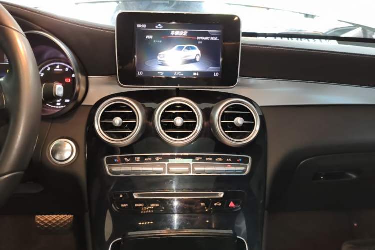 Used Mercedes-Benz GLC 2019 GLC 200 L 4MATIC Audio And AC Panel
