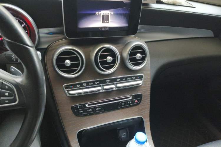 Used Mercedes-Benz GLC 2019 GLC 300 L 4MATIC Dynamic Model Audio And AC Panel