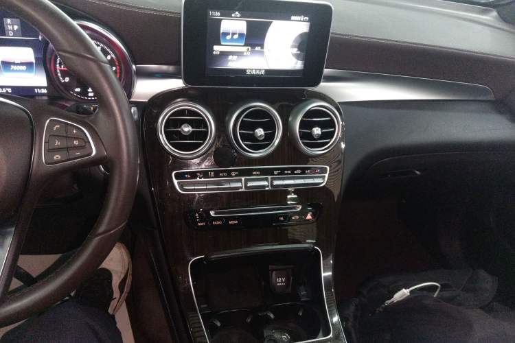 Used Mercedes-Benz GLC 2019 GLC 260 L 4MATIC Luxury Model Audio And AC Panel