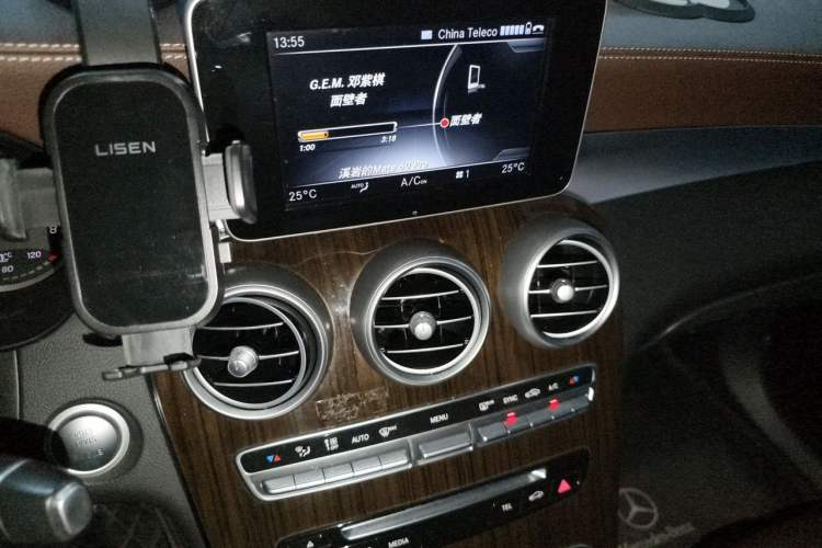 Used Mercedes-Benz GLC 2019 GLC 260 L 4MATIC Dynamic Model Audio And AC Panel